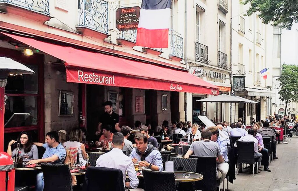 Terrasse de l'établissement Casa Nostra à Nantes